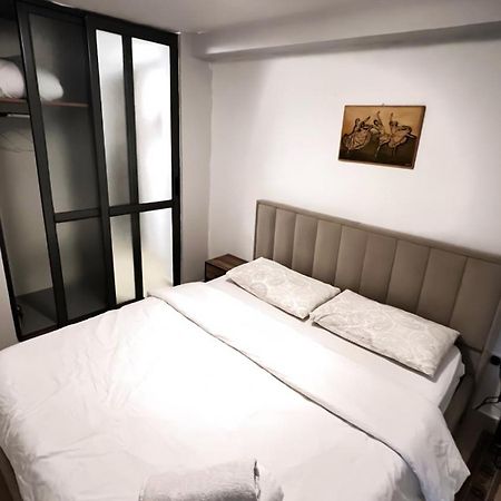 Tirana Center Apartment Esterno foto